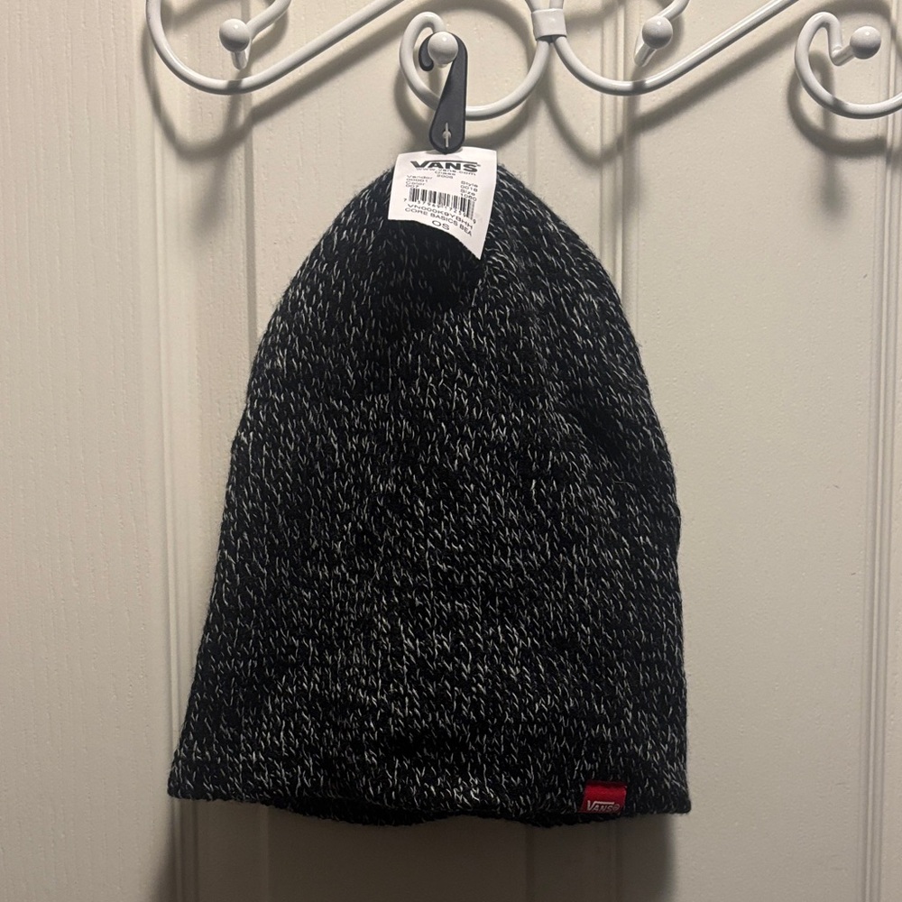 Vans Black and White Knit Beanie NWT